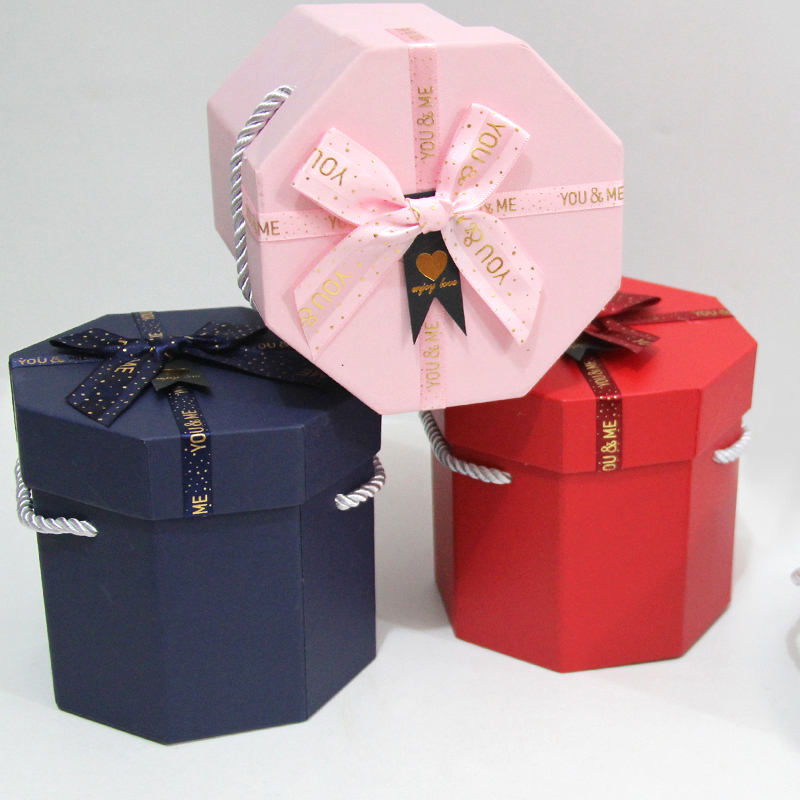 صندوق هدايا حلوى زفاف ثلاثي الأبعاد مثمن الشكل 4007 مع حبل معلق